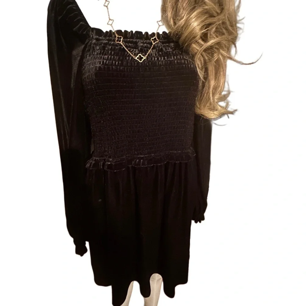 1.STATE Women's Velvet Dress Smocked Bodice Long Sleeve Size Medium Black short